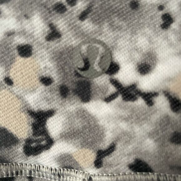 Lululemon wunder under crops in pink / gray camo size 4 - Picture 6 of 9